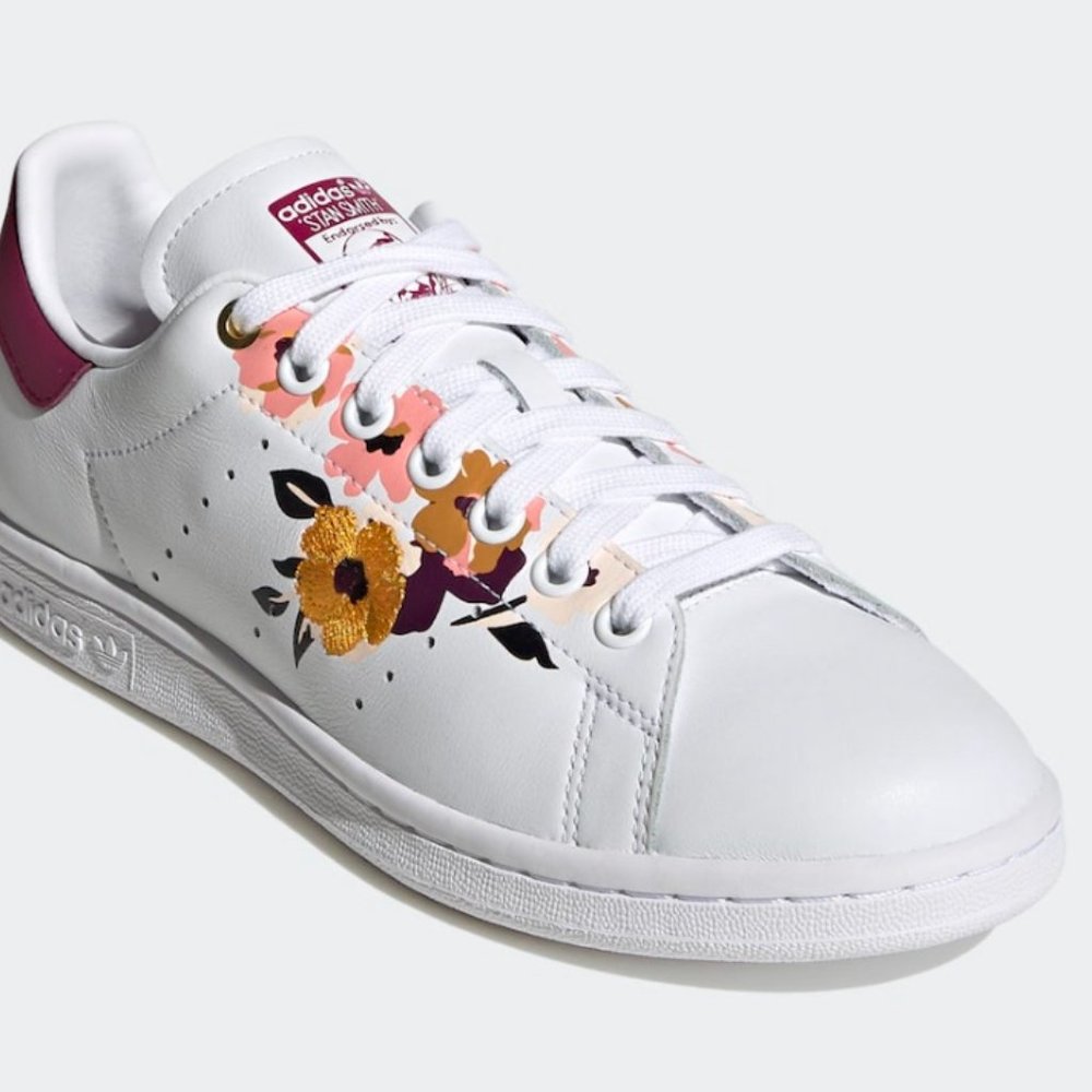 ADIDAS STAN SMITH BLOOMS WITH AUTUMN FLORALS Size 9